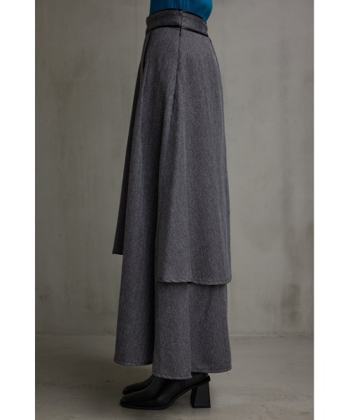 AZUL by moussy（アズールバイマウジー）の「レイヤードデザインフレアスカート（スカート・レディース・レッド系その他/ブラック・MEDIUM/SMALL）」の6枚目の写真