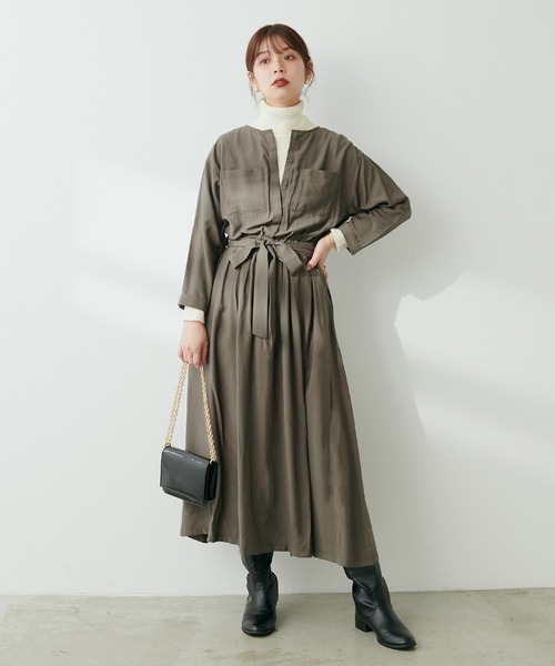 natural couture(ナチュラルクチュール)の「胸ポケデザインドルマンスリーブワンピース(ワンピース・レディース・ライトベージュ/ブラウン/カーキ/レンガ・FREE)」の1枚目の写真