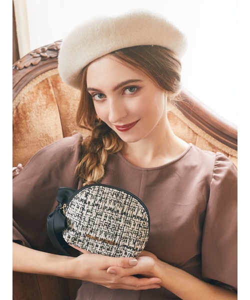 Maison de FLEUR（メゾンドフルール）の「ツイードラウンドポーチ