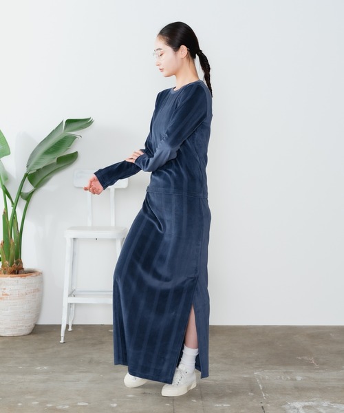 MILLER(ミラー)の「▲R.P.miller/ミラー Velor L/S ベロアTシャツ(Tシャツ/カットソー・レディース・ネイビー/ベージュ/アイボリー・FREE)」の11枚目の写真