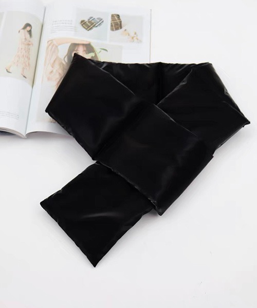 ROOPTOKYO（ループトウキョウ）の「▲QUILTING VOLUME MUFFLER/キルティングボリュームマフラー（マフラー・レディース・ブラック/ホワイト/グレー・ONE SIZE）」の4枚目の写真