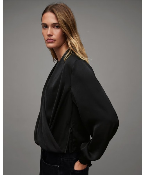 ALLSAINTS（オールセインツ）の「ABI LONG SLEEVE DRAPED WRAP OVER TOP | ABI 長袖 ドレープ ラップ オーバー トップ（Tシャツ/カットソー・レディース・ブラック・8/6/2/10/4）」の6枚目の写真