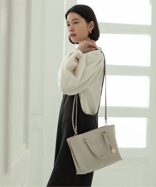 OPAQUE.CLIP（オペークドットクリップ）の「◆【2WAY】バイカラー3層ミドルトートバッグ（トートバッグ・レディース・ブラック/イエロー系4/ベージュ系その他7・00）」の10枚目の写真