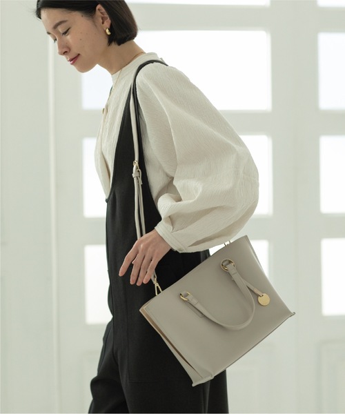 OPAQUE.CLIP（オペークドットクリップ）の「◆【2WAY】バイカラー3層ミドルトートバッグ（トートバッグ・レディース・ブラック/イエロー系4/ベージュ系その他7・00）」の3枚目の写真