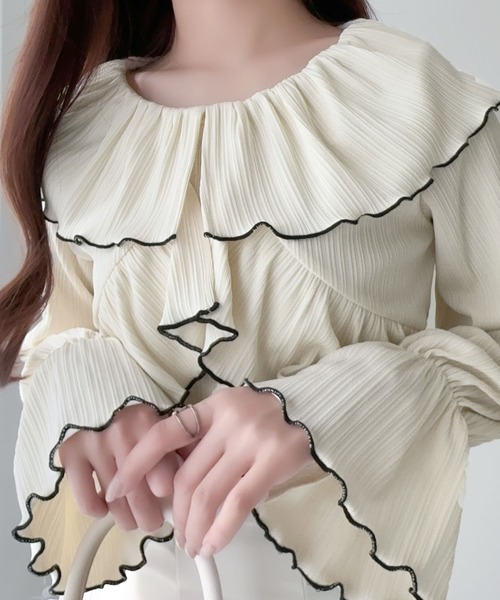 mily bilet(ミウィビレット)の「【mily bilet】着映え力抜群。フリルクロスメローデザインプルオーバー(Tシャツ/カットソー・レディース・ブルー/アイボリー/ブラック・SMALL/MEDIUM/LARGE/X-LARGE)」の9枚目の写真
