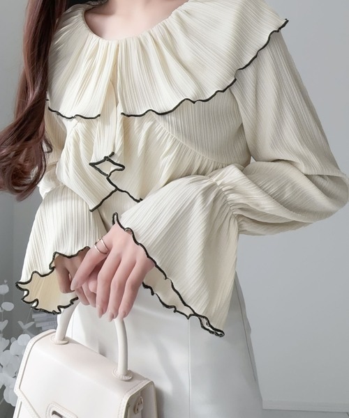 mily bilet(ミウィビレット)の「【mily bilet】着映え力抜群。フリルクロスメローデザインプルオーバー(Tシャツ/カットソー・レディース・ブルー/アイボリー/ブラック・SMALL/MEDIUM/LARGE/X-LARGE)」の6枚目の写真
