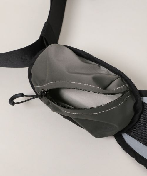 JEANASIS（ジーナシス）の「リフレクタージェットウエストBAG/996679（ボディバッグ/ウエストポーチ・レディース・グレー系その他/ホワイト系その他・FREE）」の9枚目の写真