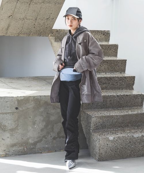 JEANASIS（ジーナシス）の「リフレクタージェットウエストBAG/996679（ボディバッグ/ウエストポーチ・レディース・グレー系その他/ホワイト系その他・FREE）」の3枚目の写真