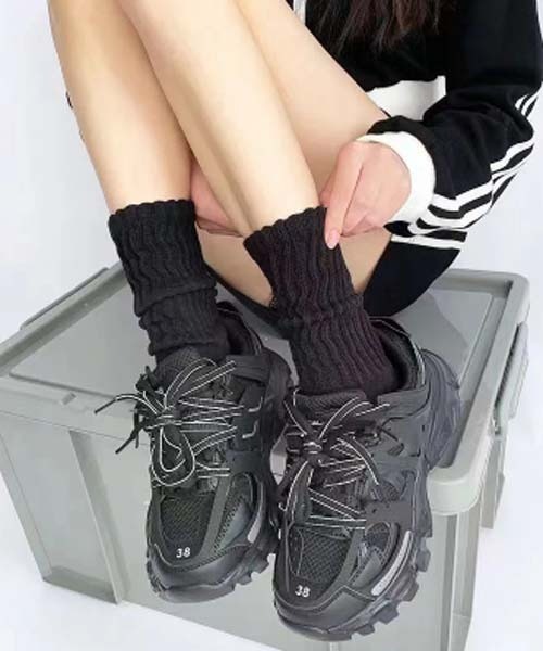 TONE SELECT GOODS（トーンセレクトグッズ）の「【float】ベーシック 無地リブ ミドル丈ソックス（ソックス/靴下・レディース・ブラック/グレー/ホワイト・FREE）」の4枚目の写真