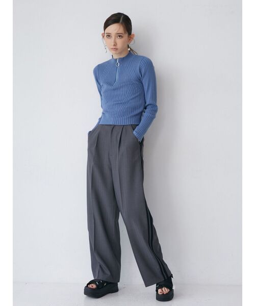 MURUA（ムルーア）の「サイドラインタックパンツ（その他パンツ・レディース・アイボリー/モカ/グレー・1/2）」の9枚目の写真