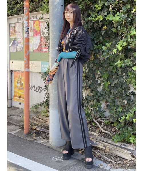 MURUA（ムルーア）の「サイドラインタックパンツ（その他パンツ・レディース・アイボリー/モカ/グレー・1/2）」の14枚目の写真