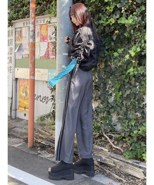 MURUA（ムルーア）の「サイドラインタックパンツ（その他パンツ・レディース・アイボリー/モカ/グレー・1/2）」の15枚目の写真