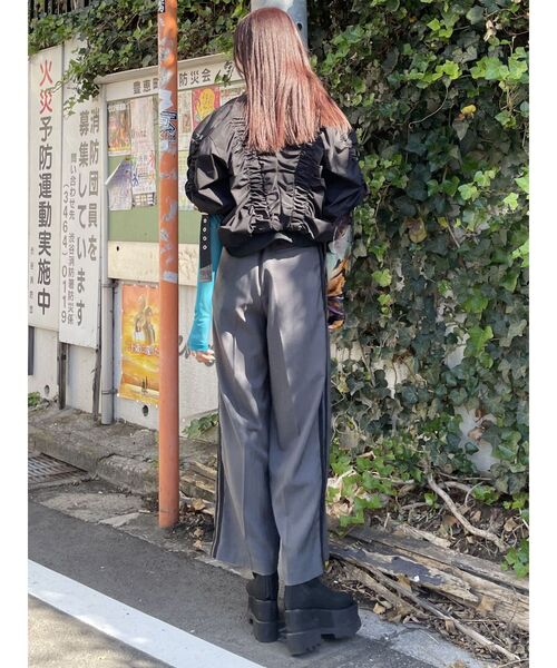 MURUA（ムルーア）の「サイドラインタックパンツ（その他パンツ・レディース・アイボリー/モカ/グレー・1/2）」の16枚目の写真