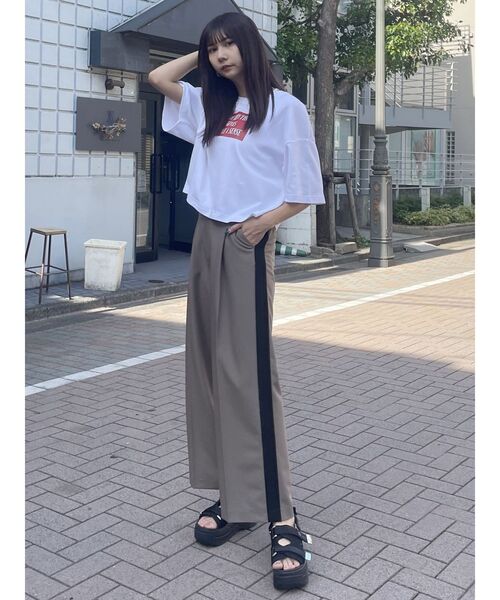 MURUA（ムルーア）の「サイドラインタックパンツ（その他パンツ・レディース・アイボリー/モカ/グレー・1/2）」の17枚目の写真