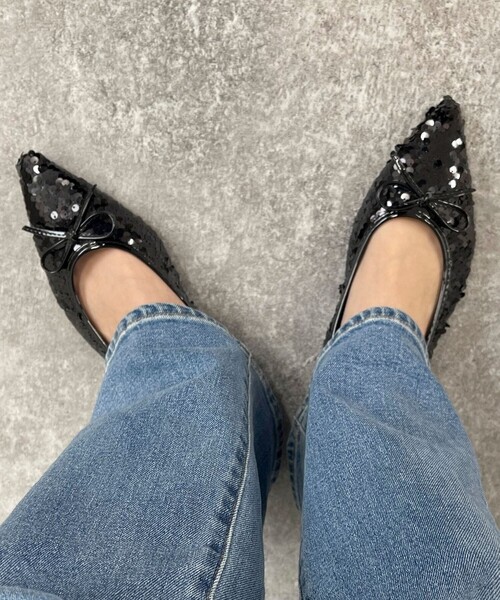 fredy emue（フレディエミュ）の「スパンコールポイントトゥフラットシューズ（バレエシューズ・レディース・シルバー/ブラック・S/M/L）」の8枚目の写真