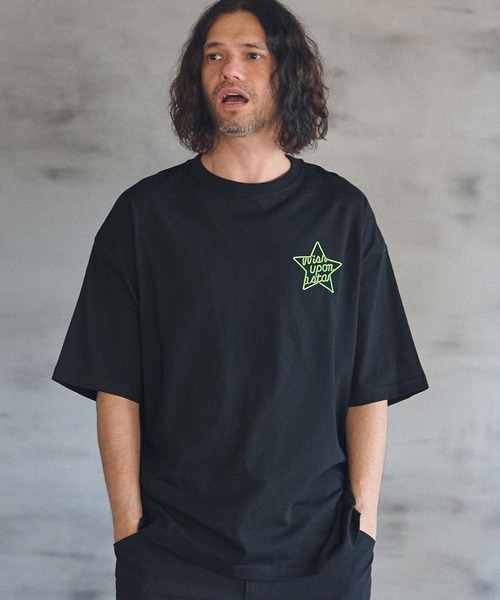 美品✨ PVOT ビッグロゴ プリントTシャツ ブラック Sサイズ 美品✨ PVOT ビッグロゴ プリントTシャツ ブラック Sサイズ