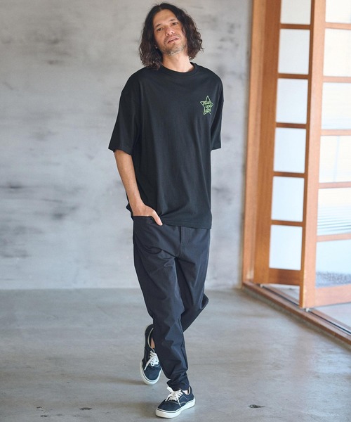 CAMBIO(カンビオ)の「mt8929- ビッグシルエットプリントT(NEONスター)(Tシャツ/カットソー・メンズ・ブラック/ホワイト/ネイビー・S/M/L/XL)」の14枚目の写真