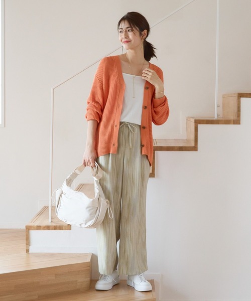 Elura(エルーラ)の「ラク艶柄ワイドパンツ(その他パンツ・レディース・ブラック/ライトイエロー/グレー・LARGE/MEDIUM)」の5枚目の写真