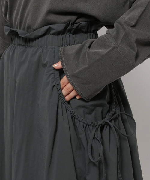 niko and...（ニコアンド）の「ポケットギャザースカート（スカート・レディース・グレー/アイボリー/チャコール・LARGE/MEDIUM）」の11枚目の写真