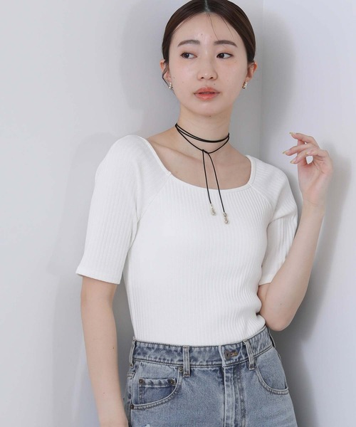 CLOCHE（クロシェ）の「カップ付きスクエアテレコカットソー（Tシャツ/カットソー・レディース・ブラック/オフホワイト・FREE）」の2枚目の写真