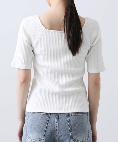 CLOCHE（クロシェ）の「カップ付きスクエアテレコカットソー（Tシャツ/カットソー・レディース・ブラック/オフホワイト・FREE）」の21枚目の写真