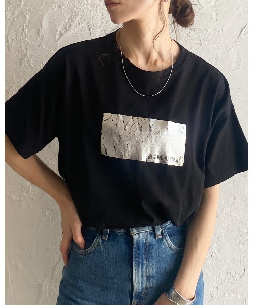 She's Closet（シーズクローゼット）の「オーバーサイズヴィンテージロゴ半袖メタリック箔プリントTシャツ（Tシャツ/カットソー・レディース・ブラック×シルバー/ブラック×ゴールド/ホワイト×シルバー/ホワイト×ゴールド/ホワイト×ブラック/ピンク/ホワイト系その他/グレー系その他/ホワイト系その他2/ホワイト系その他3/グレー系その他2/グレー系その他3・FREE）」の13枚目の写真