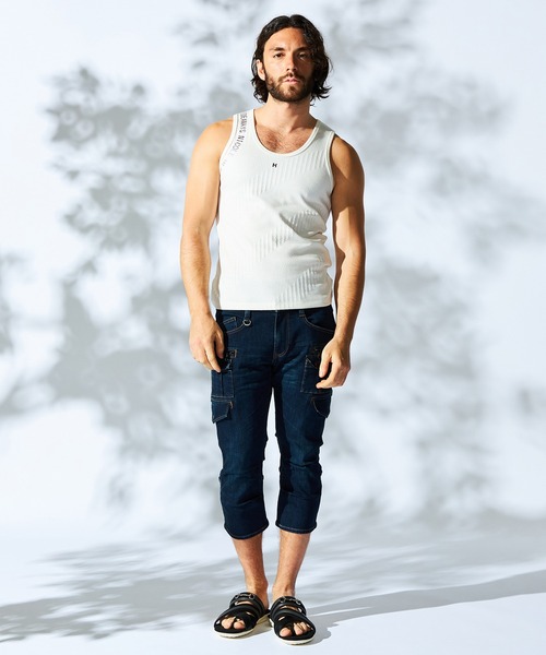 HIDEAWAYS NICOLE（ハイダウェイニコル）の「【20周年記念】ロゴプリントバイアステレコタンクトップ（タンクトップ・メンズ・ブラック/サックスブルー/ネイビー/オフホワイト・MEDIUM/LARGE）」の5枚目の写真