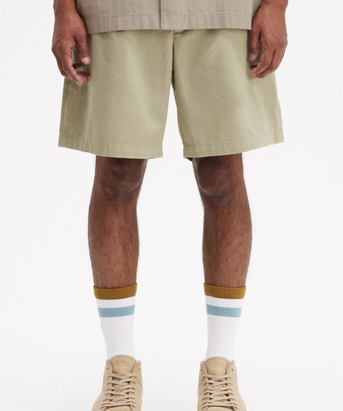 FRED PERRY（フレッドペリー）の「Wide Leg Woven Short／ワイドウーブンショートパンツ（その他パンツ・メンズ・ネイビー/グレー/ベージュ/ネイビー系・32/30）」の2枚目の写真