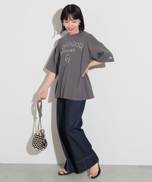 Labrador Retriever(ラブラドールリトリーバー)の「BEAMS HEART / Labrador Retriever 手書きドッグ Tシャツ(Tシャツ/カットソー・レディース・チャコールグレー/オフホワイト・FREE)」の7枚目の写真