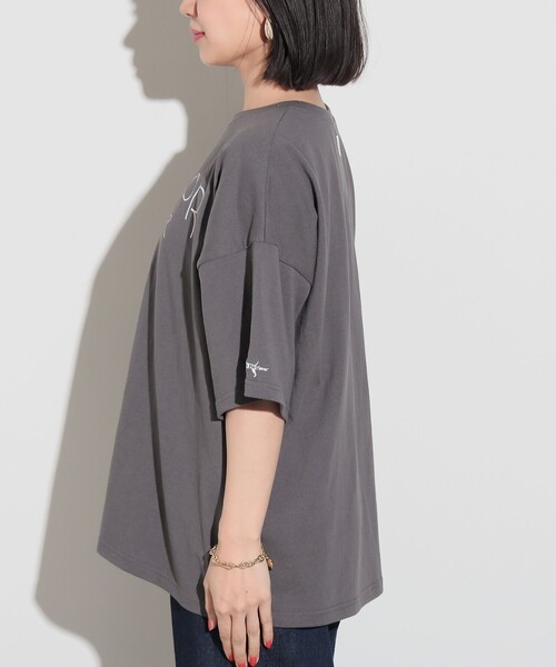 Labrador Retriever(ラブラドールリトリーバー)の「BEAMS HEART / Labrador Retriever 手書きドッグ Tシャツ(Tシャツ/カットソー・レディース・チャコールグレー/オフホワイト・FREE)」の12枚目の写真