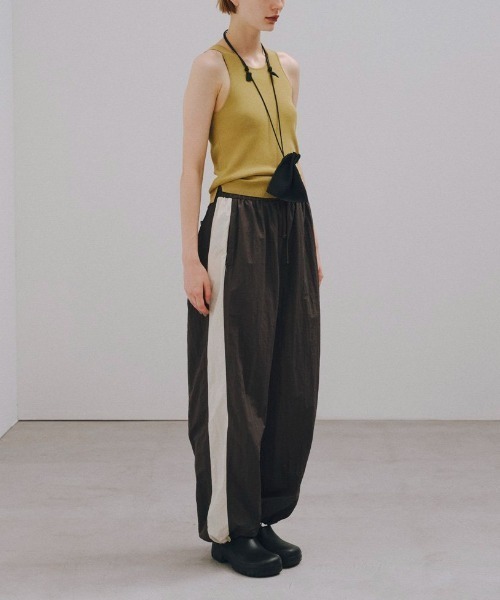 【美品】TODAYFUL Nylon Line Pants 38 IDG 美品】TODAYFUL Nylon Line Pants 38 IDG - メルカリ