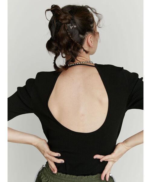 UN3D. バックオープンデザイン 半袖ニットトップス UN3D. ニット セーター BACK OPEN KNIT TOP / バックオープン