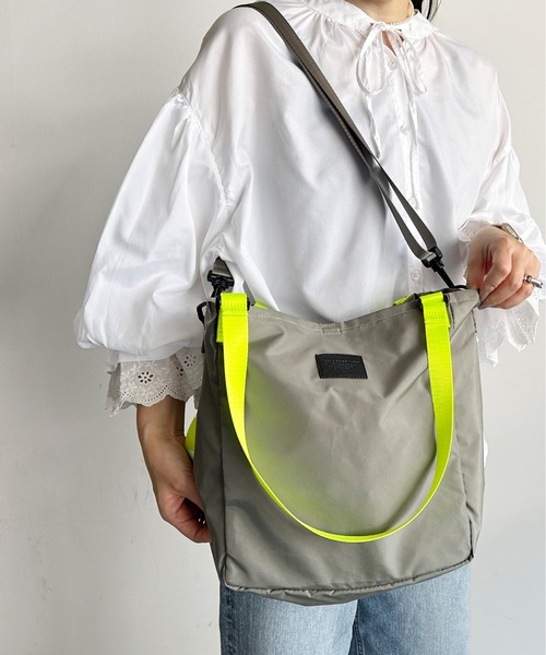 SPRUCE（スプルース）の「EM:SPRUCE 軽量　A４収納可 エムス2WAYトート（ショルダーバッグ・レディース・ブラック/グレー/ベージュ/カーキ・FREE）」の2枚目の写真