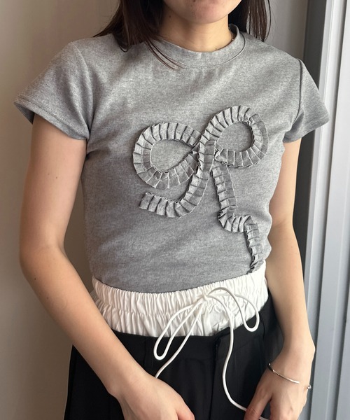 solleim(ソルレム)の「リボンディテールTシャツ(Tシャツ/カットソー・レディース・オフホワイト/グレー/ブラック・M)」の4枚目の写真