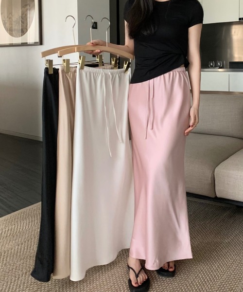 FREE STYLISTS（フリー スタイリスト）の「YUGA_YGMC  サテンマーメイドロングスカート（スカート・レディース・ブラック/ベビーピンク/シャンパン/オフホワイト・FREE）」の13枚目の写真