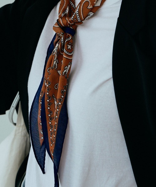 marjour（マージュール）の「BICOLOR PAISLEY SCARF（バンダナ/スカーフ・レディース・レンガ・FREE）」の6枚目の写真