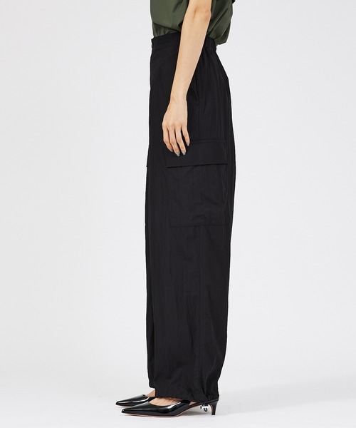 qualite（カリテ）の「パラシュートパンツ/カーゴパンツ（カーゴパンツ・レディース・ブラック/アイボリー/カーキ・38/36）」の10枚目の写真