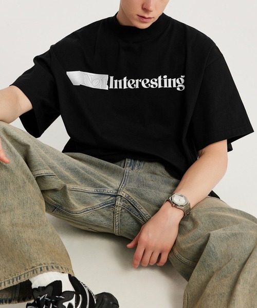 GENXDER(ノンジェンダー)の「【GENXDER】アルファベットプリントTシャツ (SS)(Tシャツ/カットソー・メンズ・ブラック/ホワイト・MEDIUM/LARGE/X-LARGE)」の1枚目の写真