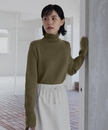 綿100%タートルネックリブニット