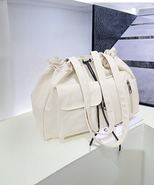 Miniministore（ミニミニストア）の「ナイロン巾着バッグ トートバッグ 大容量（トートバッグ・レディース・ブラック/カーキ/アイボリー・FREE）」の14枚目の写真