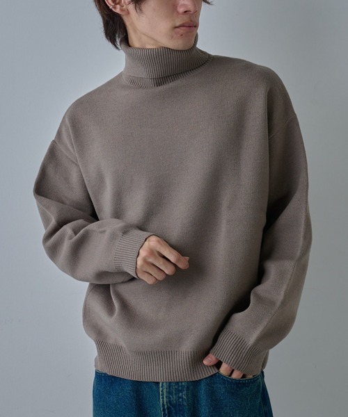 COLONY 2139(コロニートゥーワンスリーナイン)の「リサイクルポリタートルネック(ニット/セーター・メンズ・アイボリー/ブラック/チャコールグレー/グレイッシュベージュ・MEDIUM/LARGE)」の4枚目の写真