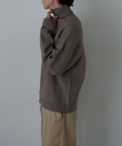 COLONY 2139(コロニートゥーワンスリーナイン)の「リサイクルポリタートルネック(ニット/セーター・メンズ・アイボリー/ブラック/チャコールグレー/グレイッシュベージュ・MEDIUM/LARGE)」の15枚目の写真