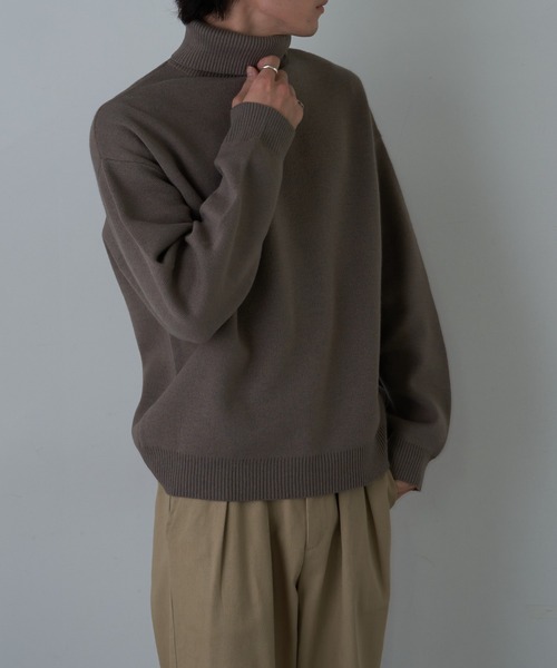 COLONY 2139(コロニートゥーワンスリーナイン)の「リサイクルポリタートルネック(ニット/セーター・メンズ・アイボリー/ブラック/チャコールグレー/グレイッシュベージュ・MEDIUM/LARGE)」の17枚目の写真