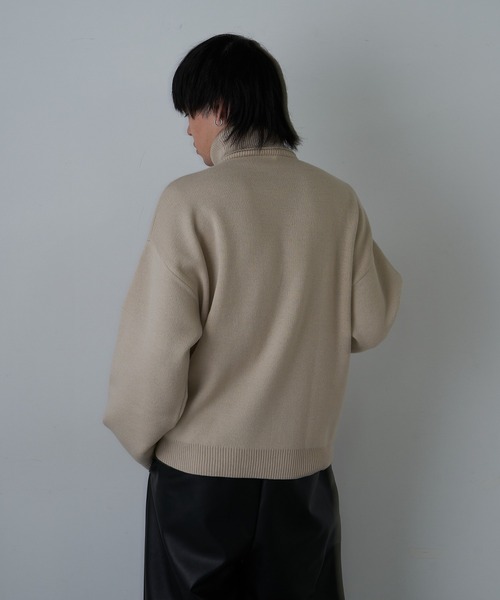 COLONY 2139(コロニートゥーワンスリーナイン)の「リサイクルポリタートルネック(ニット/セーター・メンズ・アイボリー/ブラック/チャコールグレー/グレイッシュベージュ・MEDIUM/LARGE)」の7枚目の写真