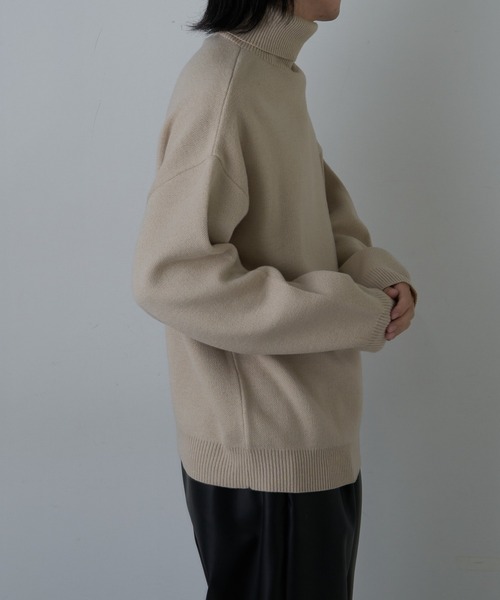 COLONY 2139(コロニートゥーワンスリーナイン)の「リサイクルポリタートルネック(ニット/セーター・メンズ・アイボリー/ブラック/チャコールグレー/グレイッシュベージュ・MEDIUM/LARGE)」の8枚目の写真