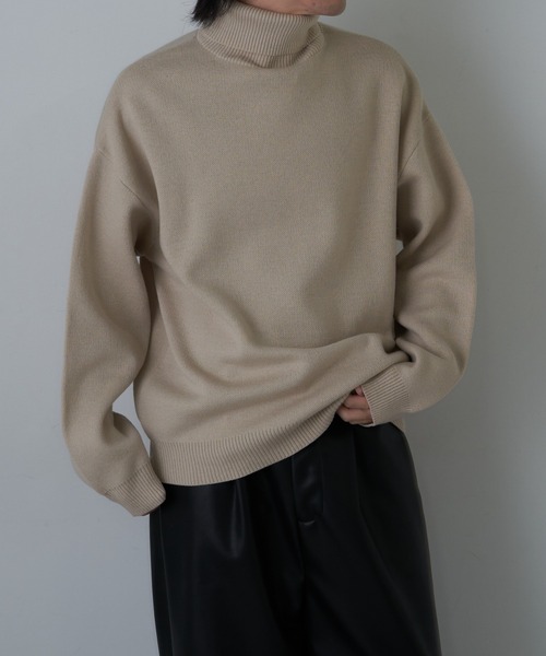 COLONY 2139(コロニートゥーワンスリーナイン)の「リサイクルポリタートルネック(ニット/セーター・メンズ・アイボリー/ブラック/チャコールグレー/グレイッシュベージュ・MEDIUM/LARGE)」の9枚目の写真