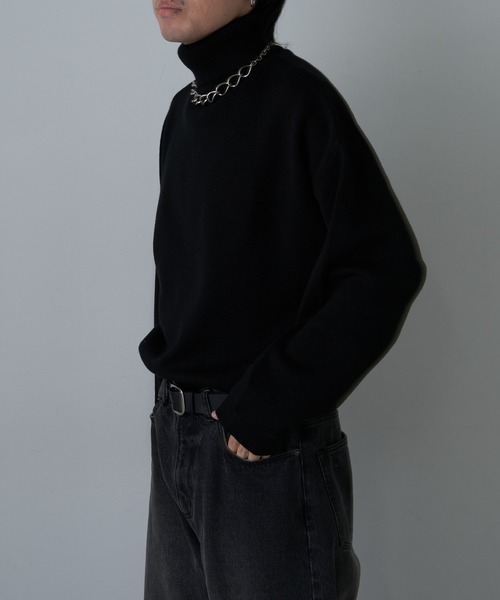 COLONY 2139(コロニートゥーワンスリーナイン)の「リサイクルポリタートルネック(ニット/セーター・メンズ・アイボリー/ブラック/チャコールグレー/グレイッシュベージュ・MEDIUM/LARGE)」の11枚目の写真