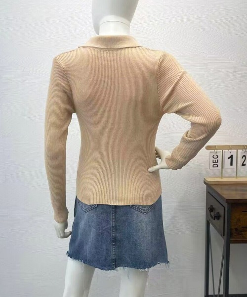 Miniministore(ミニミニストア)の「フロントギャザーニットトップス Vネック(ニット/セーター・レディース・ベージュ/ブラック/ホワイト・FREE)」の12枚目の写真