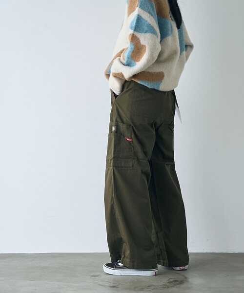 Dickies(ディッキーズ)の「【WEB限定】Dickies(ディッキーズ)ツイルイージーワイドパンツ(チノパンツ・レディース・パープル/ブラック/オリーブ・M/L)」の16枚目の写真