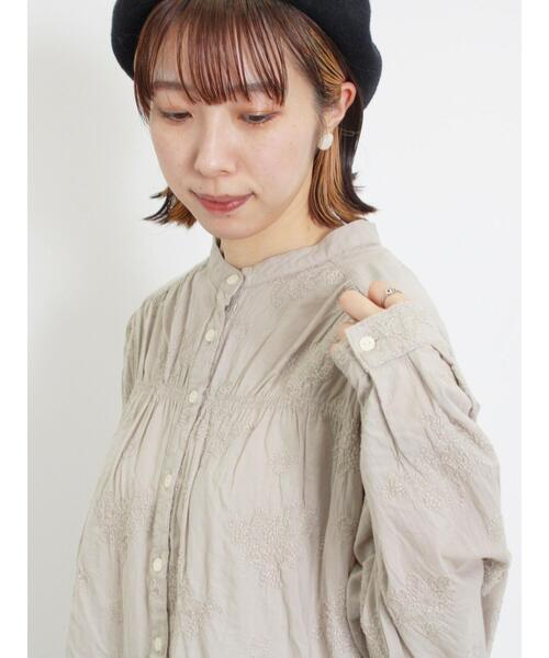 Samansa Mos2(サマンサ モスモス)の「ハンドステッチ風総刺繍ブラウス(シャツ/ブラウス・レディース・ベージュ/オレンジ/キナリ/チャコールグレー・F)」の17枚目の写真